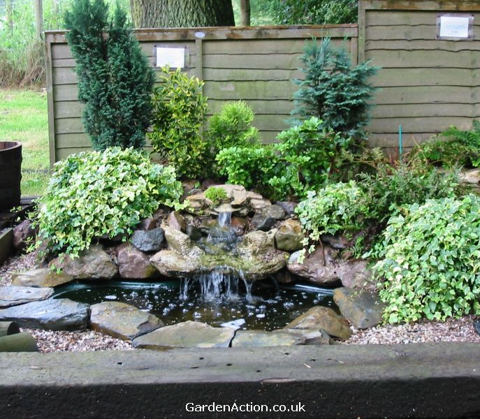 garden ideas uk Back Yard Water Feature | 687 x 600